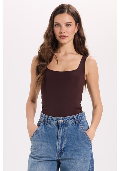 Tudors Kadın Slim Fit Dar Kesim Askılı Kare Yaka Sırtı Açık Sandy Kumaş Çıtçıtlı Kahverengi Body-51249