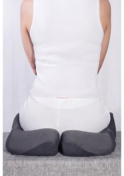 Yeni Nesil Coccyx Minder Kuyruk Sokumu İçin Yüksek Yoğunluklu Visco Posture Oturma Minderi 47x41x12 Cm Dvm-22s Füme