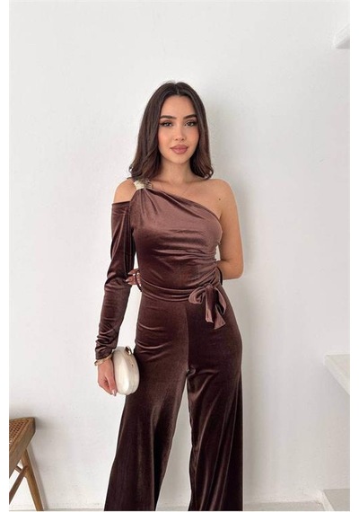 Neşeli Butik Kadın Kahverengi Kuşaklı Tek Omuz Kadife Kumaş Tulum Nbk068 Kahverengi