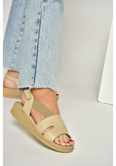 Fox Shoes Y555554003 Bej Hakiki Deri Günlük Kadın Sandalet Bej