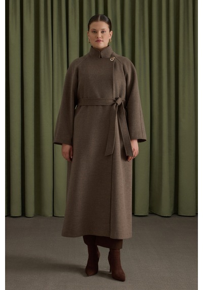 Aker Yakası Deri Ve Metal Kapama Aksesuarlı Manto Vizon Vizon