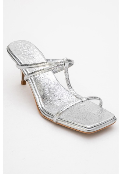 Luvishoes Luvi Shoes Mocha Gümüş Desenli Kare Burunlu İnce Bantlı Kadın Topuklu Terlik Gümüş Luvishoes Luvi Shoes Mocha Gümüş Desenli Kare Burunlu İnce Bantlı Kadın Topuklu Terlik Gümüş