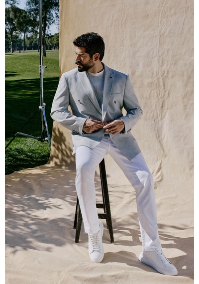 AC&Co / Altınyıldız Classics Erkek Grı Slim Fit Dar Kesim Kırlangıç Yaka Armürlü Kapak Cepli Kruvaze Ceket Grı AC&Co / Altınyıldız Classics Erkek Grı Slim Fit Dar Kesim Kırlangıç Yaka Armürlü Kapak Cepli Kruvaze Ceket Grı