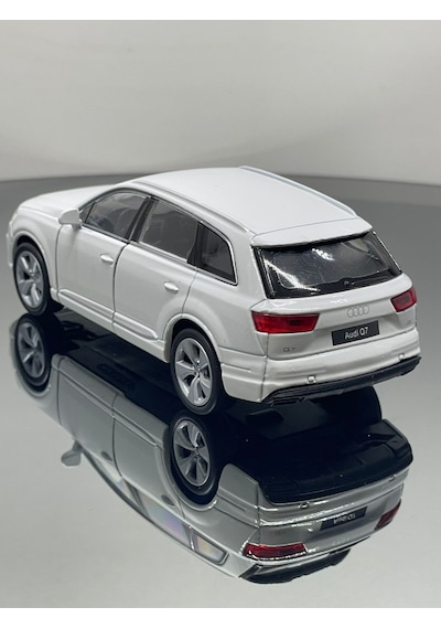 1.36 Ölçek Audi Q7 Metal Oyuncak Araba - Beyaz