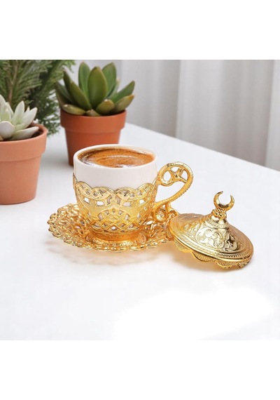 Hilal Motifli Türk Kahvesi Fincanı Ve Tabağı Zamak Gövde, Porselen İç Kupa Geleneksel Gelincik Model Tekli Altın Sarısı Çok Renkli Hilal Motifli Türk Kahvesi Fincanı Ve Tabağı Zamak Gövde, Porselen İç Kupa Geleneksel Gelincik Model Tekli Altın Sarısı Çok Renkli