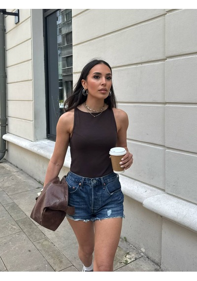 Lea Kayık Yaka Askılı %95 Pamuk Basıc Premıum Tuşe Bluz Acı Kahverengi