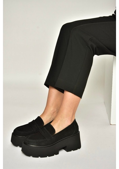 Fox Shoes Y272972502 Siyah Süet Kalın Tabanlı Günlük Kadın Ayakkabı Siyah