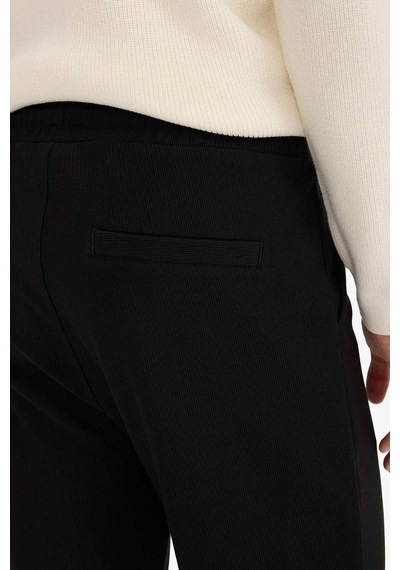 Defacto Regular Fit Beli Bağcıklı Eşofman Altı F0309ax25aubk81 Siyah-bk81 Defacto Regular Fit Beli Bağcıklı Eşofman Altı F0309ax25aubk81 Siyah-bk81