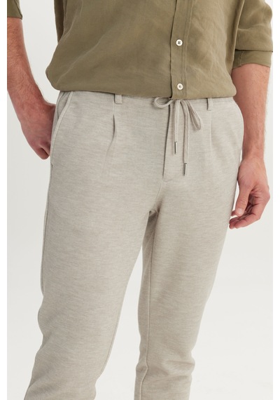 AC&Co / Altınyıldız Classics Erkek Bej 360 Her Yöne Esneyen Slim Fit Dar Kesim Beli Bağlamalı Armürlü Casual Pantolon Bej AC&Co / Altınyıldız Classics Erkek Bej 360 Her Yöne Esneyen Slim Fit Dar Kesim Beli Bağlamalı Armürlü Casual Pantolon Bej