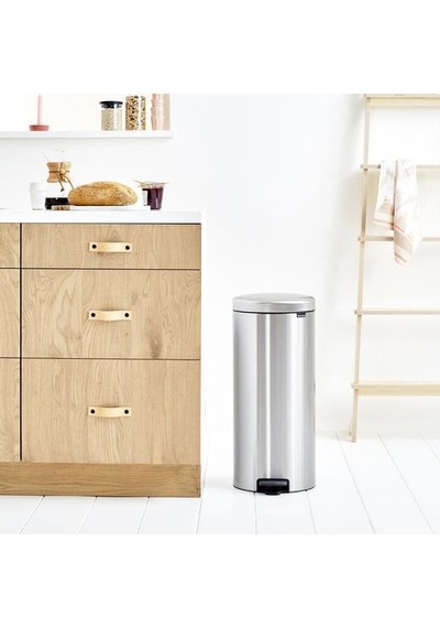 Brabantia Çöp Kutusu 30 Litre Newicon Pedallı Krom 114366 Gri
