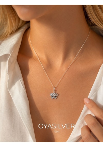 Oya Silver Karartma Gümüş Lotus Çiçeği Kolye 2x1.5cm Oyot394