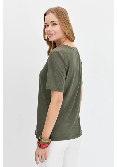 Desen Triko Kadın V Yaka Flamlı Kumaş Basic T-shirt Kmy24085 Haki