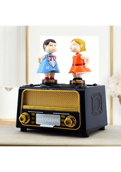 Öpüşen Çift Müzik Kutusu Standart