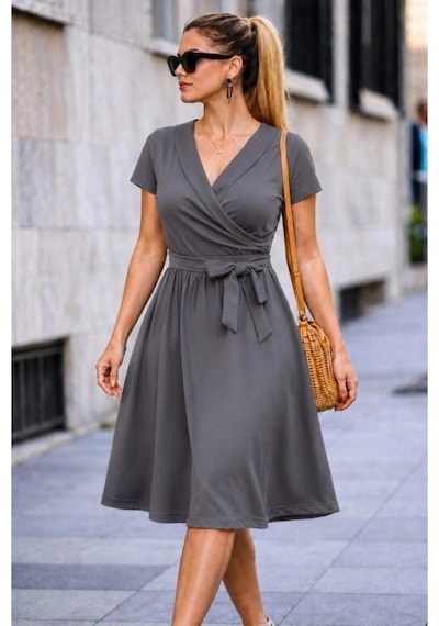 Butik İstanbul Kadın Kısa Kollu Yakalı Beli Kuşaklı Kısa Janjan Krep Kısa Elbise Gri Butik İstanbul Kadın Kısa Kollu Yakalı Beli Kuşaklı Kısa Janjan Krep Kısa Elbise Gri