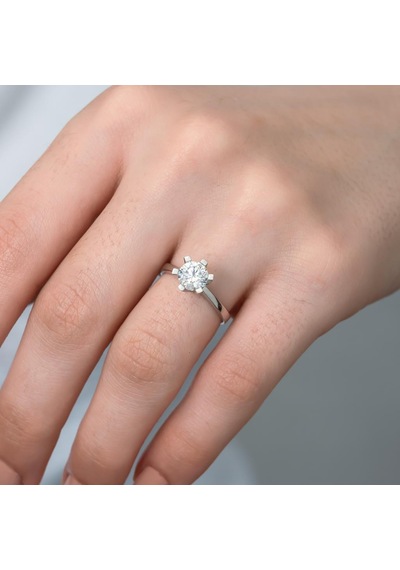6 Tırnaklı Swarovski Taşlı Gümüş Yüzük