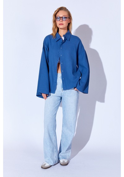 Manche İndigo Kolları Salaş Yıkamalı Müslin Oversize Rahat Kalıp Kadın Basic Gömlek Mks166881-01 Manche İndigo Kolları Salaş Yıkamalı Müslin Oversize Rahat Kalıp Kadın Basic Gömlek Mks166881-01