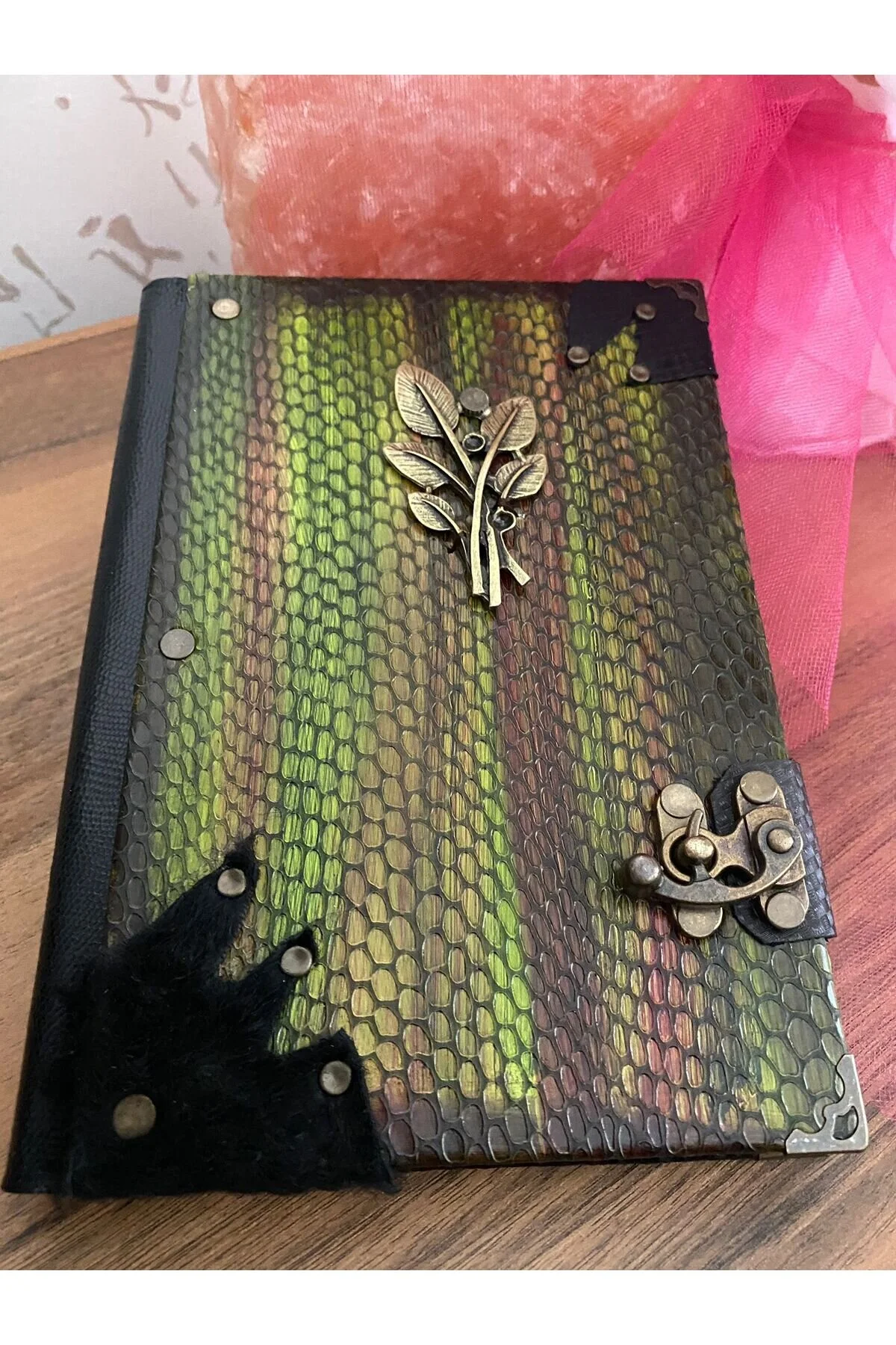 Yaprak Hakiki Deri Doğaçlama Zamak Döküm Figürlü Efektli El Yapımı Defter Açık Yeşil