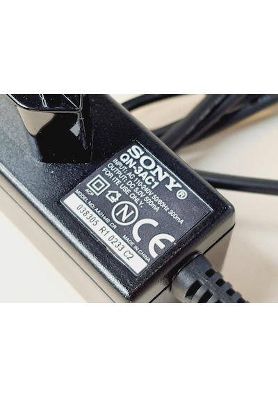 Sony Qn-3ac1 Seyahat Şarj Cihazı 5v 500mah Siyah