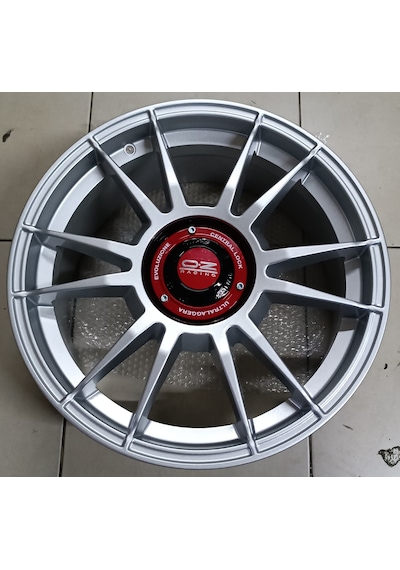 Stw-8,0x18 5x114,3 18 Et35 Cb72,1 Oz Racing 4 Adet