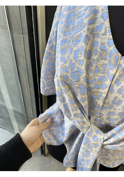 Pera Moda Leopar Desenli Önden Bağlamalı Beli Lastikli Crop Bluz Gömlek Bebe Mavisi