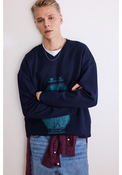 Defacto Boxy Fit V Yaka Baskılı Sweatshirt G6473ax25wnnv253 Lacivert-nv253