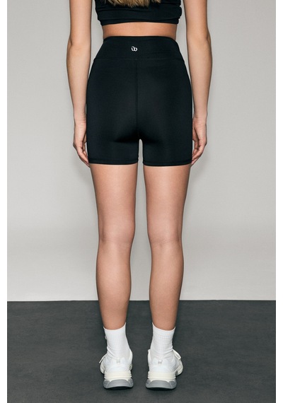 Urban Beat Runles Kadın Baskı Detaylı Slim Fit Sporcu Kısa Siyah Tayt siyah