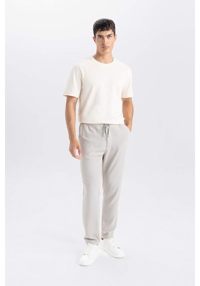 DeFacto Yazlık Jogger Pantolon Slim Fit Dar Kesim Beli Bağcıklı Cepli Düz Paça D8638AX24AUGR107 DeFacto Yazlık Jogger Pantolon Slim Fit Dar Kesim Beli Bağcıklı Cepli Düz Paça D8638AX24AUGR107