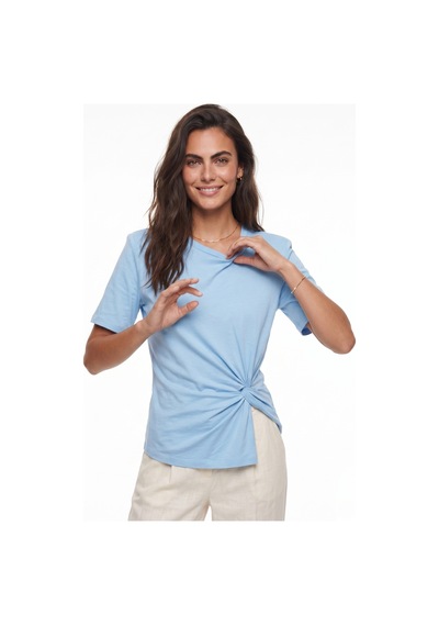 Onloox Kadın Mavi Bebe Mavisi Yumuşak Kumaş Kısa Kollu Rahat Kalıp Vatkalı Omuz Düğüm Detaylı T-shirt Onloox Kadın Mavi Bebe Mavisi Yumuşak Kumaş Kısa Kollu Rahat Kalıp Vatkalı Omuz Düğüm Detaylı T-shirt