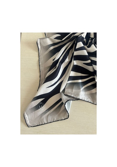 Lady Coco Zebra Desenli Dijital Baskı Rayon Eşarp Krem