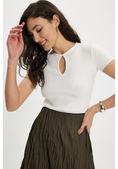 Tudors Kadın Slim Fit Dar Kesim %100 Pamuk Bisiklet Yaka Kısa Kol Ekru Crop-50376
