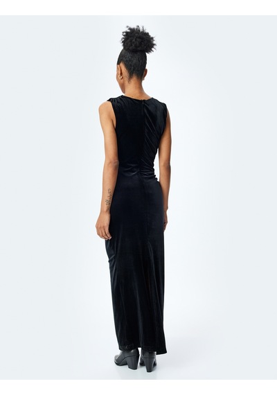 Koton Drape Detaylı Slim Fit Yuvarlak Yaka Kolsuz Uzun Kadife Elbise Siyah 5wak80376ek Siyah Koton Drape Detaylı Slim Fit Yuvarlak Yaka Kolsuz Uzun Kadife Elbise Siyah 5wak80376ek Siyah