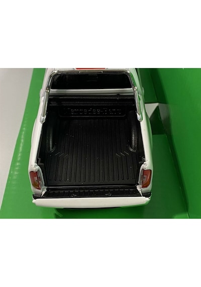 Mercedes Benz X Class 1/24 Ölçek Model Araba Beyaz