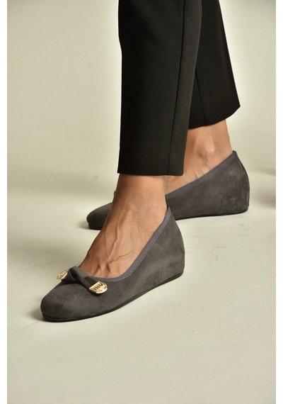 Fox Shoes Y250750702 Gri Süet Alçak Dolgu Tabanlı Kadın Ayakkabı
