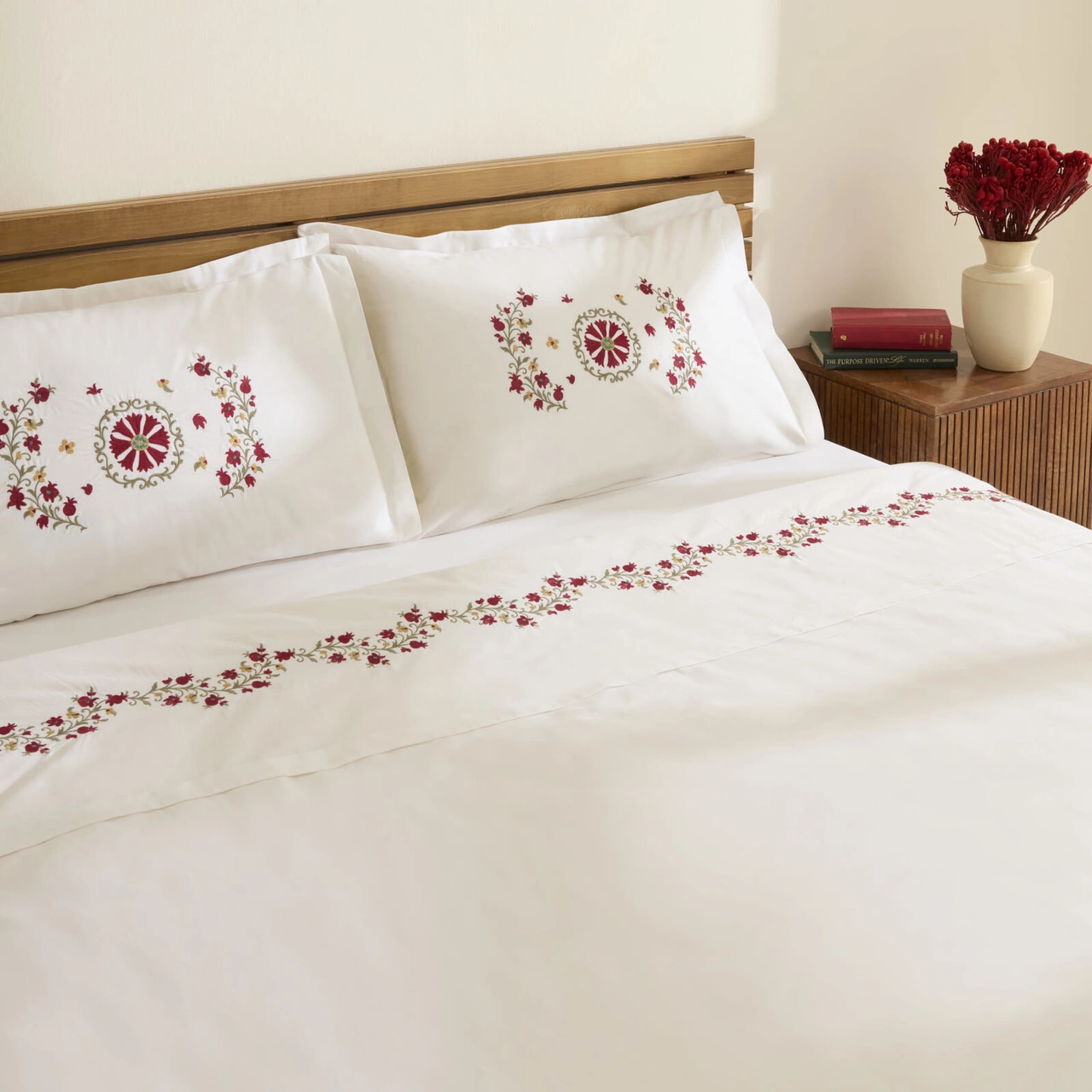Karaca Home Layali Nakışlı Çift Kişilik Nevresim Takımı Beyaz Beyaz