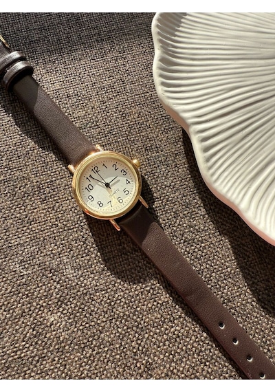 Retro Minimal Deri Kordon Vintage Kadın Kol Saati Yuvarlak Kasa Altın