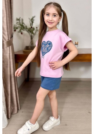 Riccotarz Kız Çocuk Göğsünde Dantel İşleme Kalp Detaylı Pembe T-shirt Beli Lastikli Şortlu Takım Riccotarz Kız Çocuk Göğsünde Dantel İşleme Kalp Detaylı Pembe T-shirt Beli Lastikli Şortlu Takım