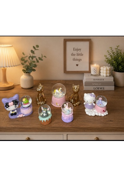 Altın Sarısı Kedi Ve,kuromi, Unicorn,tom Ve Hello Kitty Figürlü Kar Küreleri 7'li Set Tek Bir Pakette 001