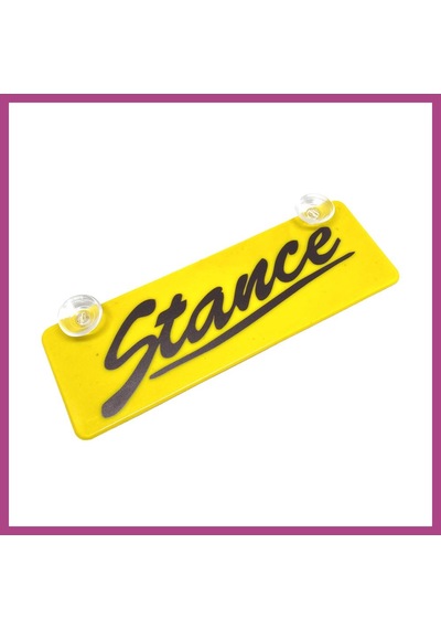 Gees Global Stance Yazılı Sarı Dekor Plaka Vantuzlu Cam Süsü 22x7.5cm Gbzs