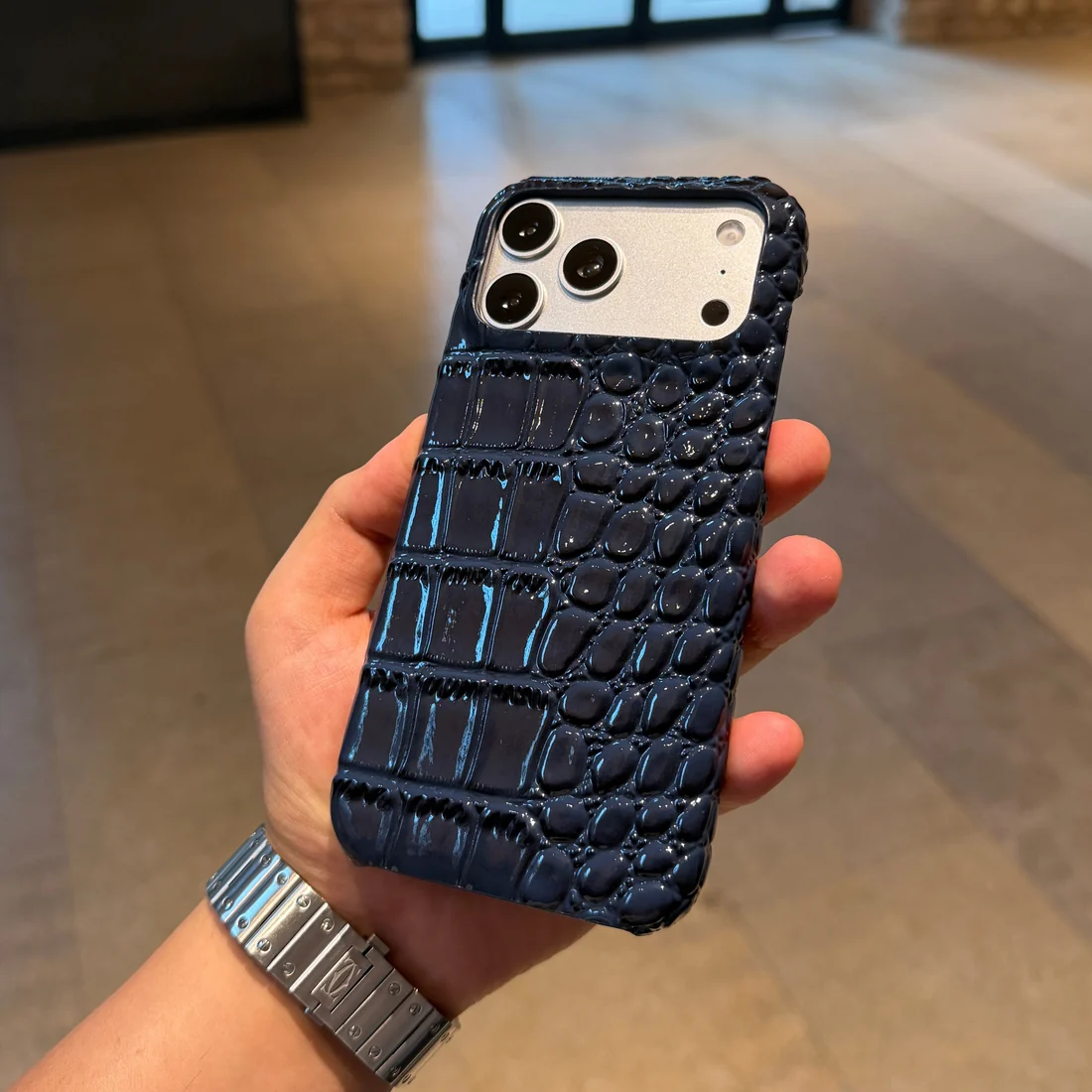 Apple iPhone Uyumlu Kabarık Parlak Deri Kılıf Lacivert