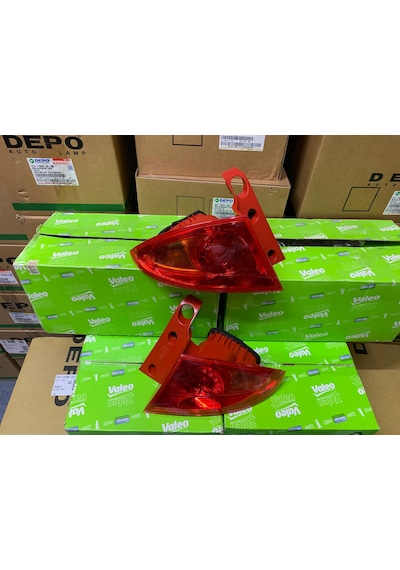Seat Leon 2006-2013 Arası Valeo Sağ Ve Sol Dış Stop Lambası 1p0945111d / 1p0945112d