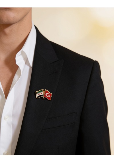 Suriye Ve Türkiye Bayarkları Simgesi Altın Renkli Özel Tasarımlı Unisex Yaka Rozeti A300135