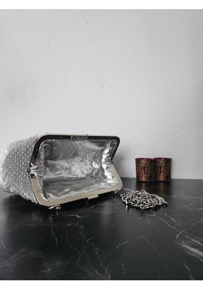 Fikriharika Design Gümüş Simli Pullu Metal Burslu Kadın El Çantası Gümüş - Gri