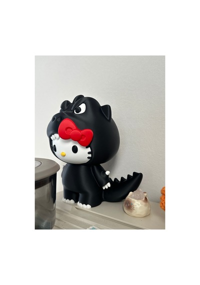 Godzilla X Hello Kitty Temalı 3d Baskı Dekoratif Figür Siyah Tasarım Biblo