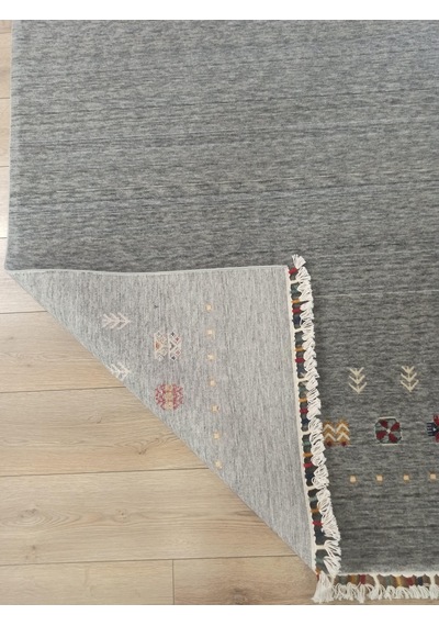 Çam Halı Funky 804 Gri Yün Ve Bambu İle Özel Tezgahlarda Üretilen Otantik Desenli El Emeği Modern Uşak Halısı Gri Çam Halı Funky 804 Gri Yün Ve Bambu İle Özel Tezgahlarda Üretilen Otantik Desenli El Emeği Modern Uşak Halısı Gri