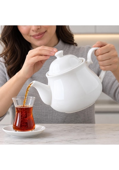 Porselen Demlik 650 Ml, Beyaz Kapaklı Çay Demliği, Oval Kulplu Ve Uzun Dökme Ağızlı, Siyah Çay Ve Bitki Çayı Demleme, Kahvaltı Ve Sofra Servisi İçin, 1 Adet çok renkli