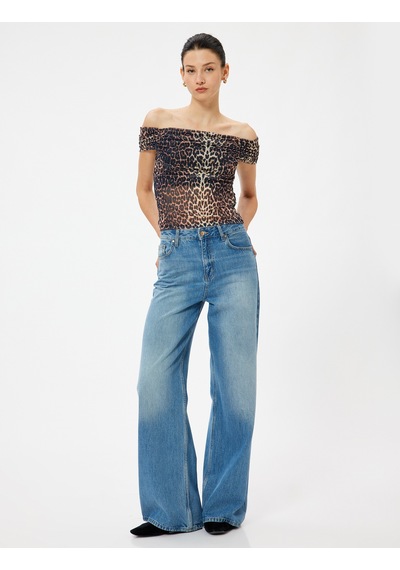 Koton Leopar Desenli Madonna Yaka Bluz Tül Drape Detaylı Siyah Desenli 4sak10959ek
