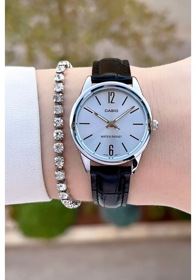 Casio Csıste152 Kadın Kol Saati