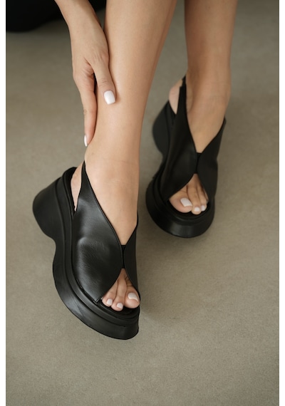 Selin Shoes Vivane Kalın Topuk Yandan Lastikli Kadın Sandalet- Siyah