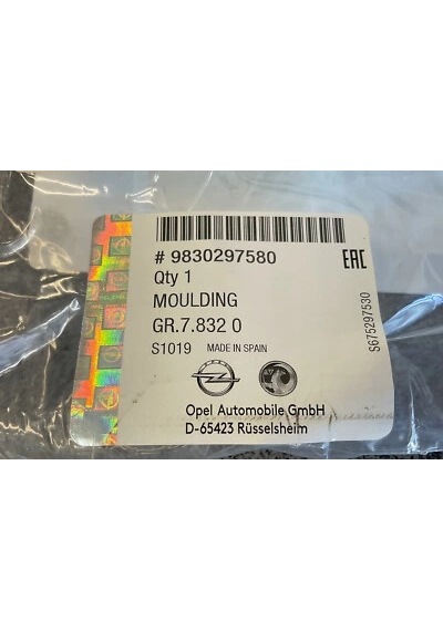 Opel Corsa F 2020-2023 Ön Panjur Çıtası Siyah Sağ - Sol Set 2 Parça Oem No 9830283280
