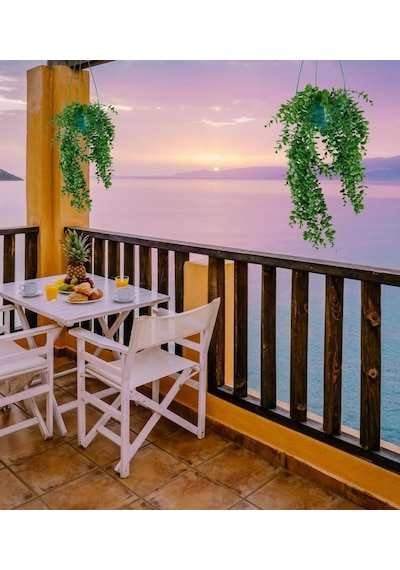 Yapay Çiçek Sarkan Yeşil Balkon Saksısında Şimşir Okaliptus Çok Renkli